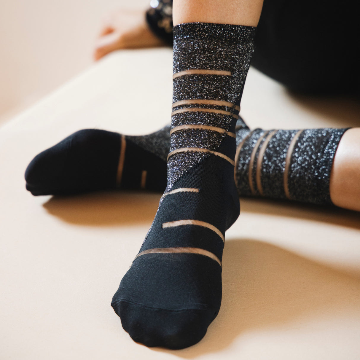 Tate Modern Silver Transparent Socks