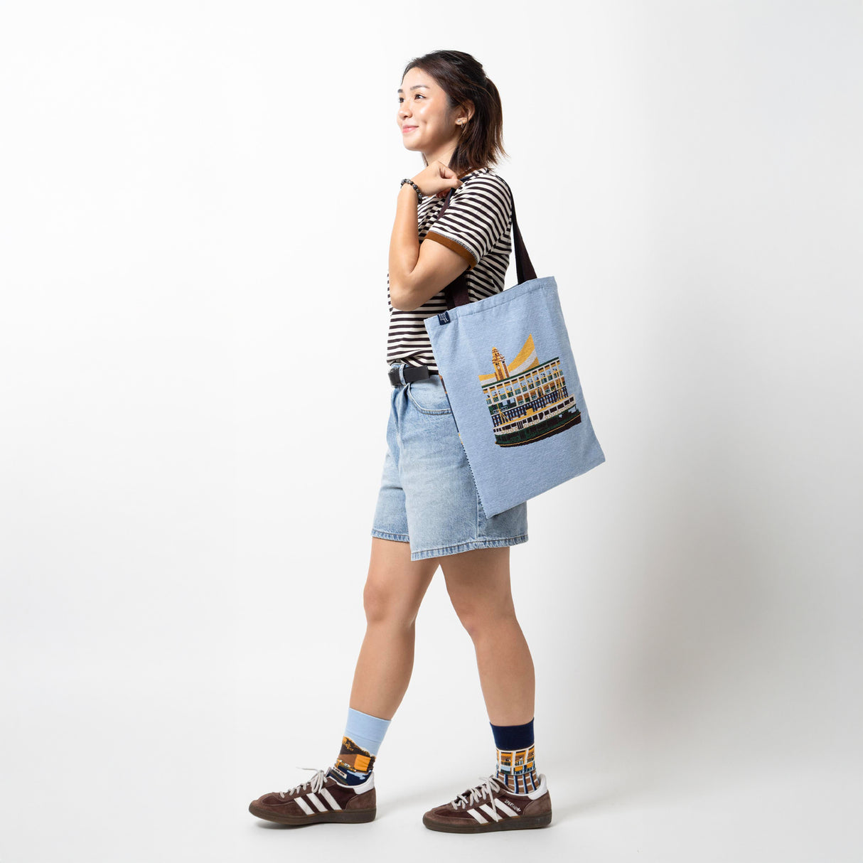 The Lion Rock Spirit Bundle Set (1 Tote Bag & 2 Pairs of Socks)